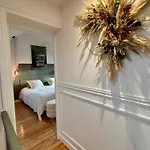 La Folie - Premium - 3 Vip - 8 Pieces 150m2- Centre Village - Maison Privatisee -jardin Paysage - Parking- Villa Giverny