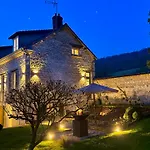 Villa La Folie - Premium - 3 Vip - 8 Pieces 150m2- Centre Village - Maison Privatisee -jardin Paysage - Parking- *