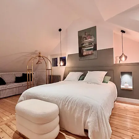 La Folie - Premium - 3 Vip - 8 Pièces 150m2- Centre Village - Maison Privatisée -jardin Paysagé - Parking- Villa Giverny
